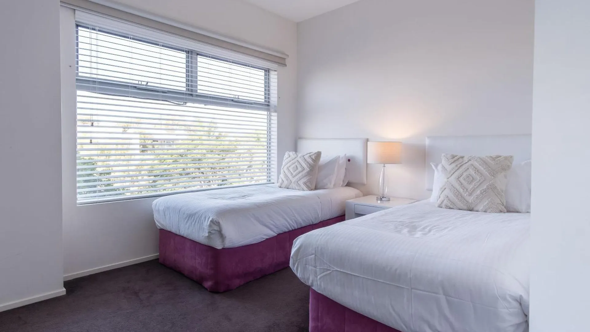 Amazing Currimundi Lakefront Ocean Penthouse Kawana Waters