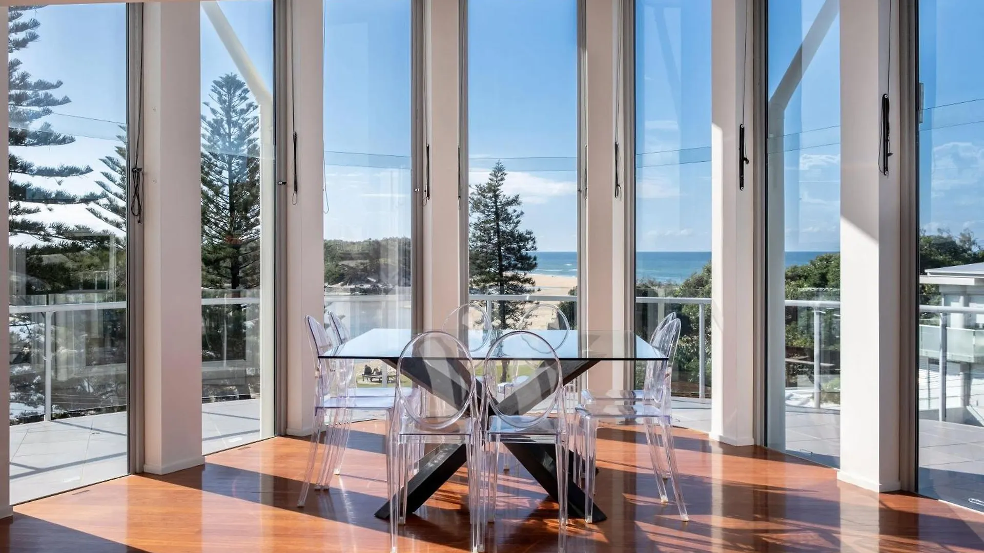 Amazing Currimundi Lakefront Ocean Penthouse Kawana Waters