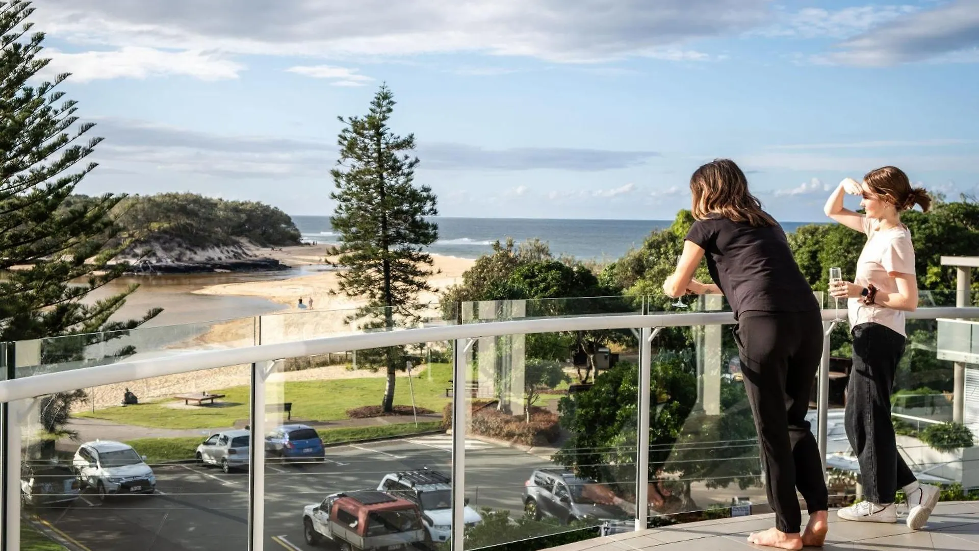Amazing Currimundi Lakefront Ocean Penthouse Kawana Waters Apartment